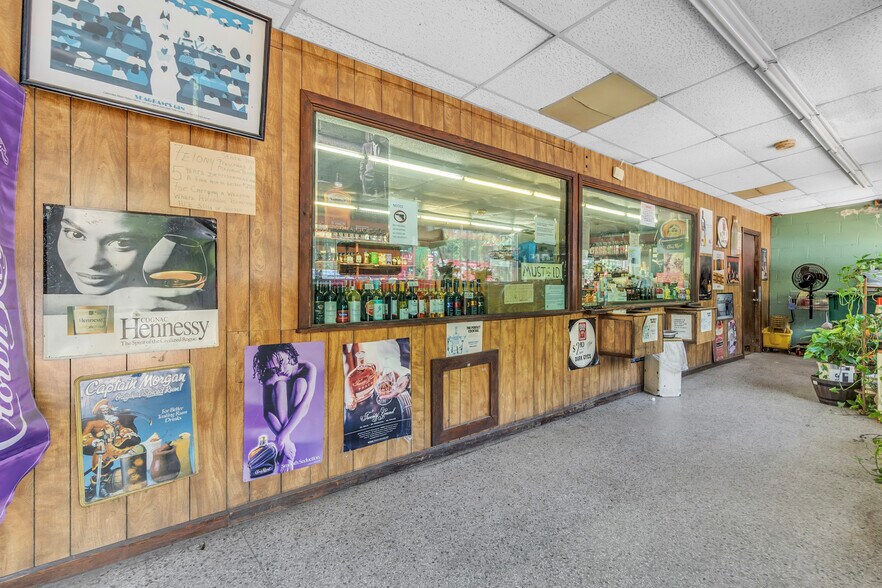 2090 Elvis Presley Blvd, Memphis, TN à vendre - Photo de l’immeuble – Image 3 sur 6