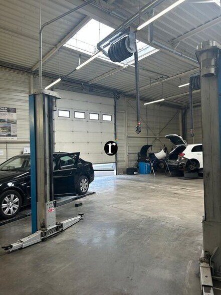 Local d'activités dans Cambrai à vendre - Photo de l’immeuble – Image 2 sur 4
