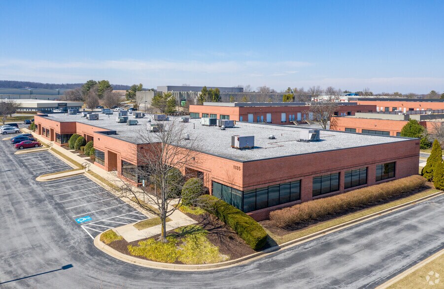 125 Airport Dr, Westminster, MD à louer - Photo principale – Image 1 sur 8
