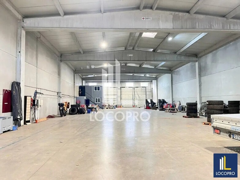 Local d’activités dans Puget-sur-Argens à louer - Photo intérieure – Image 1 sur 6