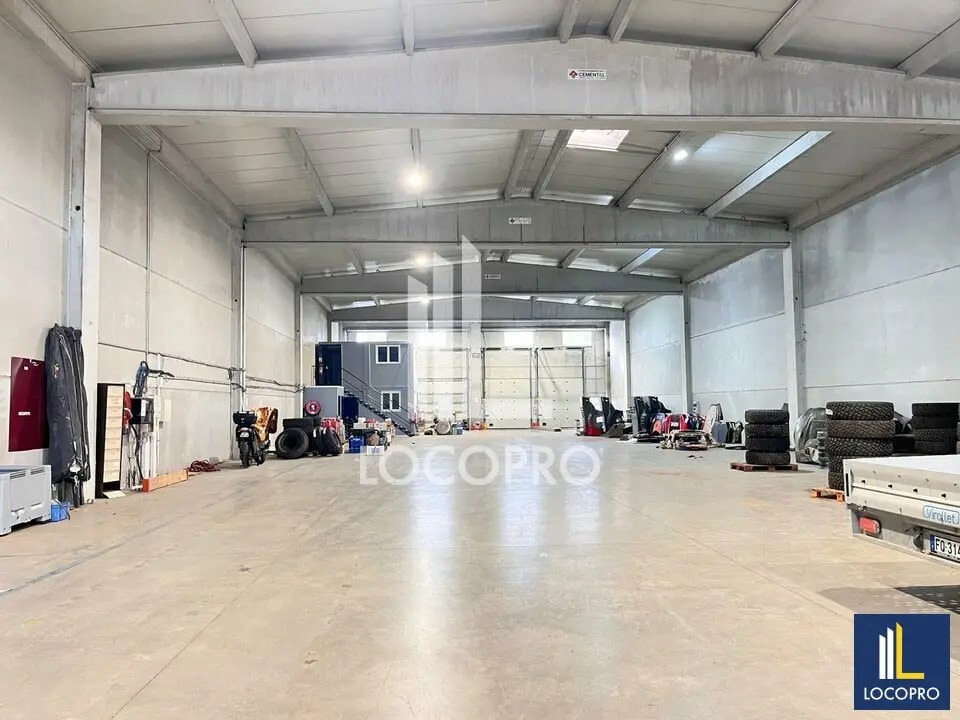 Local d’activités dans Puget-sur-Argens à louer Photo intérieure– Image 1 sur 7