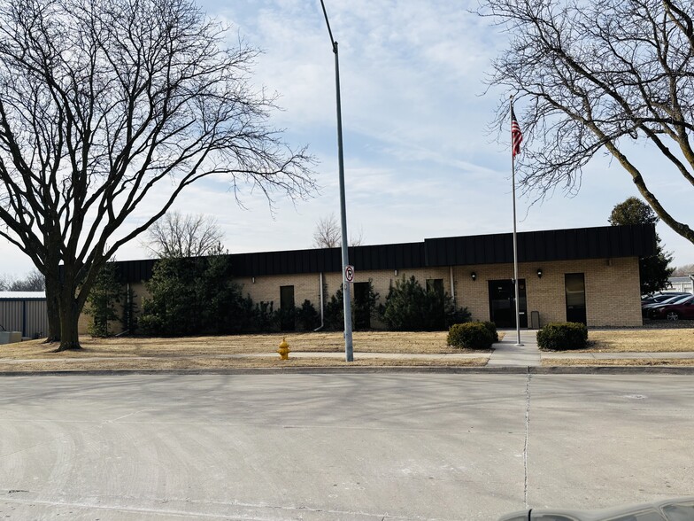 2024 NW 92nd Ct, Clive, IA à vendre - Photo de l’immeuble – Image 3 sur 3