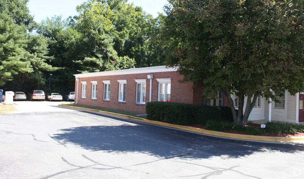 2901 Olney Sandy Spring Rd, Olney, MD à louer - Photo de l’immeuble – Image 2 sur 3