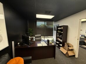 18019 Sky Park Cir, Irvine, CA à louer Photo intérieure– Image 2 sur 5