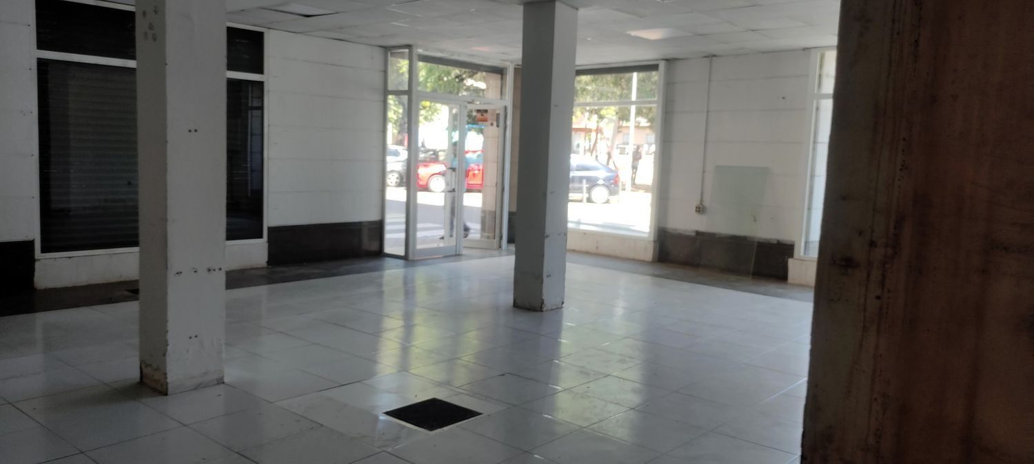Local commercial dans Canovelles, Barcelona à louer Photo intérieure– Image 1 sur 7