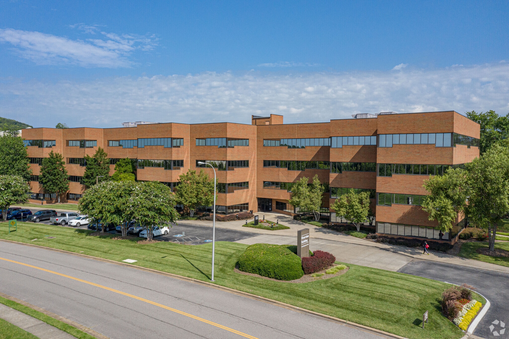 545 Mainstream Dr, Nashville, TN à louer Photo principale– Image 1 sur 15