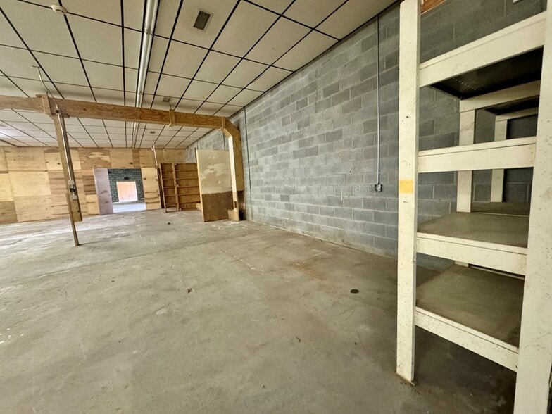 868 State Route 3 and 12, Hinton, WV à vendre - Photo intérieure – Image 3 sur 78