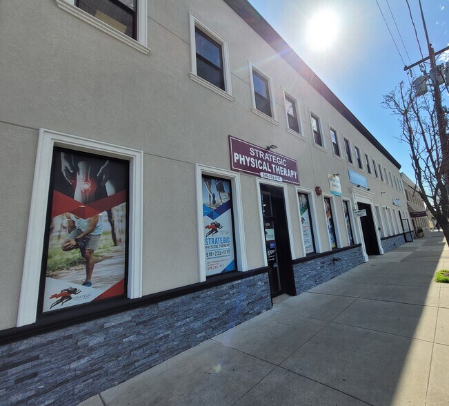 24912 Jericho Tpke, Floral Park, NY à louer - Photo de l’immeuble – Image 2 sur 6
