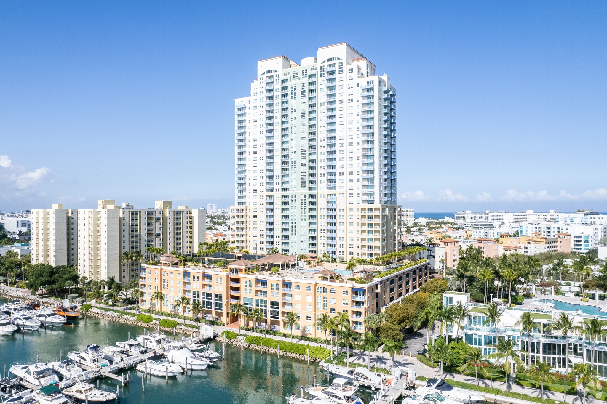 90 Alton Rd, Miami Beach, FL à louer Photo principale– Image 1 sur 17