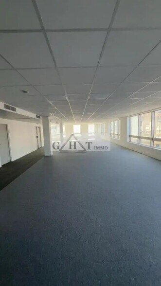 Bureau dans Saint-Ouen-sur-Seine à louer - Photo de l’immeuble – Image 1 sur 5