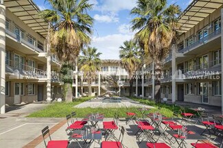 Plus de détails pour 7 Avenue Andre Roussin, Marseille - Bureau à louer