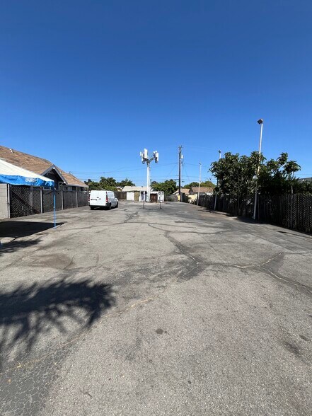 1325 S Main St, Santa Ana, CA à louer - Photo de l’immeuble – Image 2 sur 25