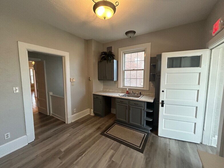 5805-5811 N Post Rd, Indianapolis, IN à louer - Photo de l’immeuble – Image 2 sur 7