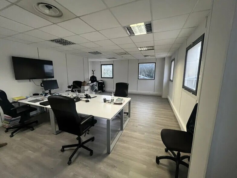 Bureau dans LES MILLES à louer - Photo de l’immeuble – Image 2 sur 9