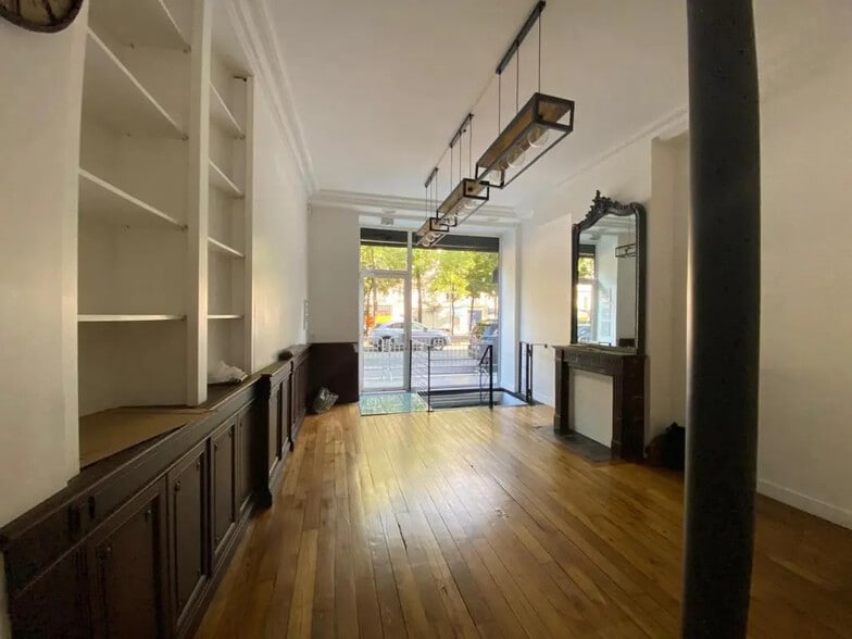 Local commercial dans Paris à louer - Photo de l’immeuble – Image 2 sur 6