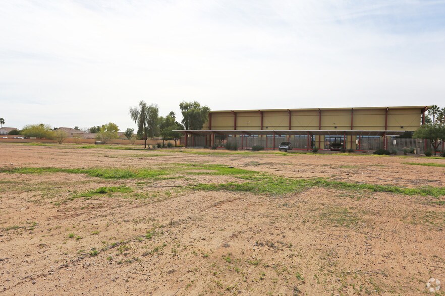 1333 N Melba Ct, Gilbert, AZ à vendre - Photo de l’immeuble – Image 2 sur 5