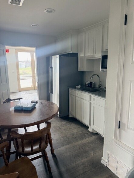 413 Lee Rd, Mineral Wells, TX à vendre - Photo de l’immeuble – Image 2 sur 20