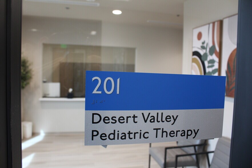 3875 E Williams Field Rd, Gilbert, AZ à louer - Photo de l’immeuble – Image 3 sur 5