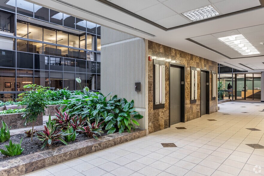 100 E Campus View Blvd, Columbus, OH à louer - Hall d’entrée – Image 2 sur 5