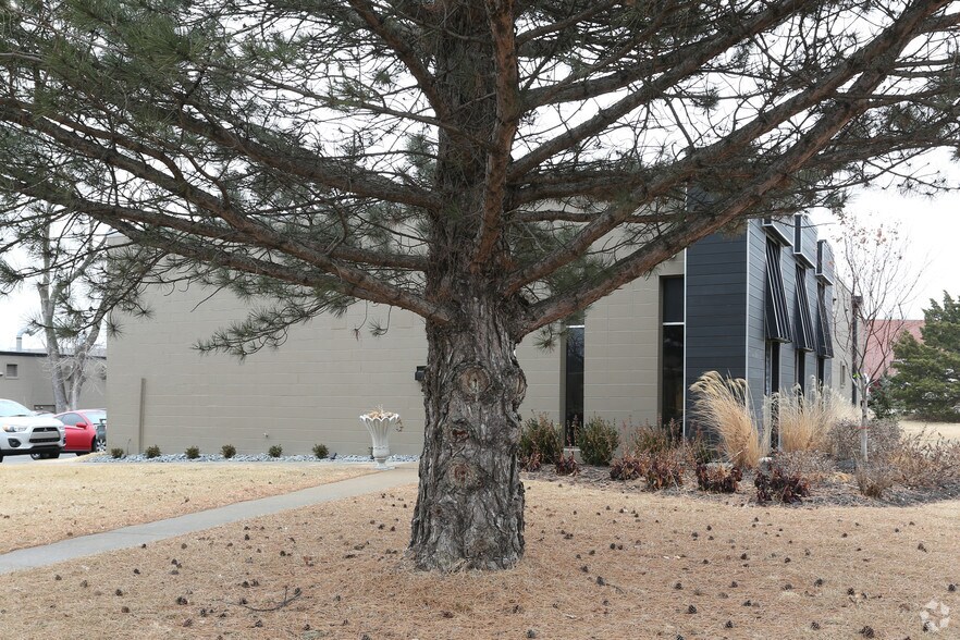 9025 Rosehill Rd, Lenexa, KS à vendre - Photo de l’immeuble – Image 2 sur 12