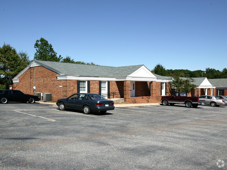 1009 Grove Rd, Greenville, SC à louer - Photo de l’immeuble – Image 2 sur 35