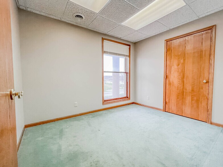 850 Marsh St, Valparaiso, IN à louer - Photo de l’immeuble – Image 3 sur 17