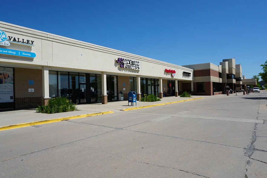 1201-1311 4th St SW, Waverly, IA à louer - Photo de l’immeuble – Image 3 sur 7