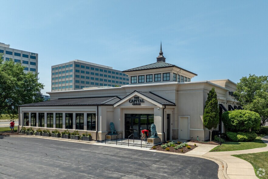 87 Yorktown Shopping Ctr, Lombard, IL à vendre - Photo de l’immeuble – Image 2 sur 19