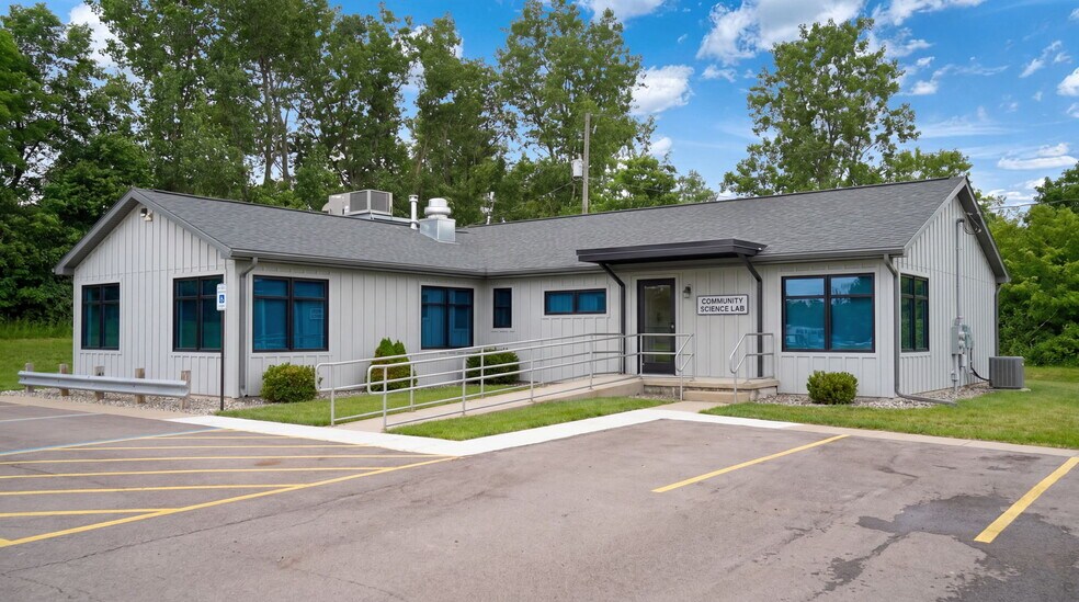 3165 County Farm Rd, Jackson, MI à vendre - Photo de l’immeuble – Image 3 sur 48