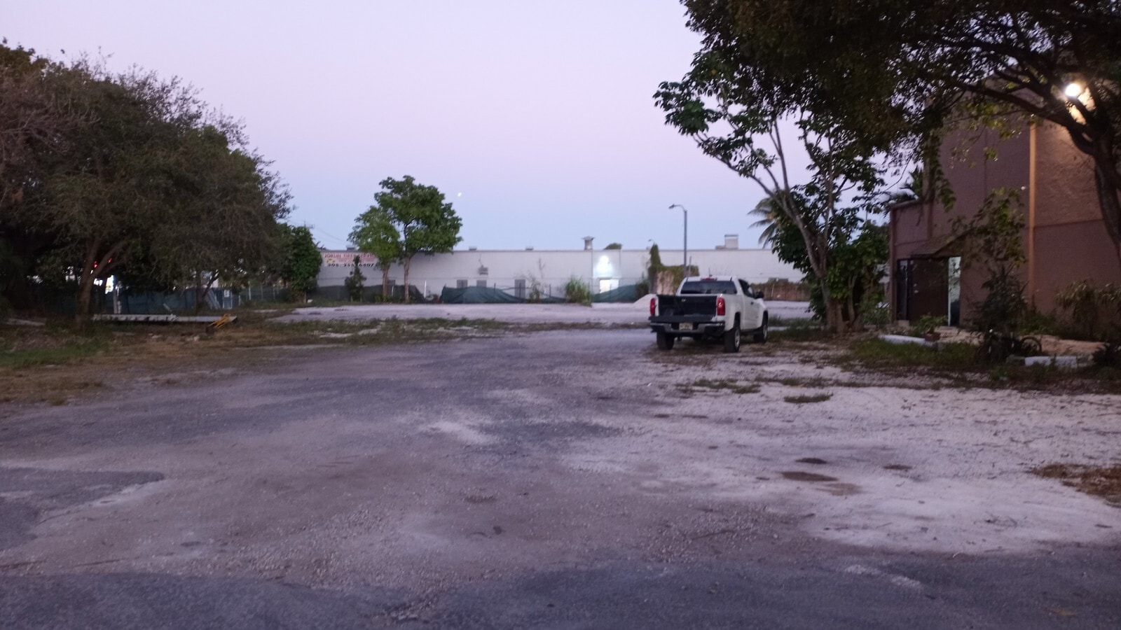 12584-12598 SW 128th St, Miami, FL à louer Photo de l’immeuble– Image 1 sur 8