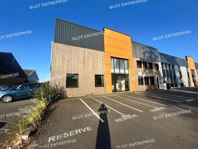 Plus de détails pour Local d’activités à vendre