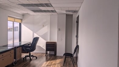 11077 Biscayne Blvd, North Miami, FL à louer Photo de l’immeuble– Image 2 sur 5