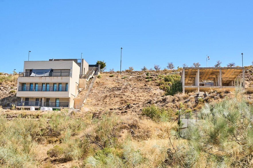 Terrain dans La Zubia, Granada à vendre - Photo de l’immeuble – Image 2 sur 8