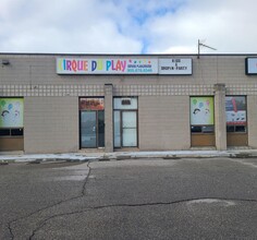 525-527 Main St E, Milton, ON à louer Photo de l’immeuble– Image 1 sur 1