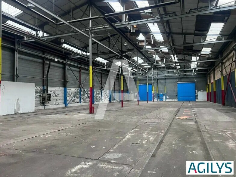 Local d’activités dans Corbeil-Essonnes à louer - Photo de l’immeuble – Image 1 sur 4