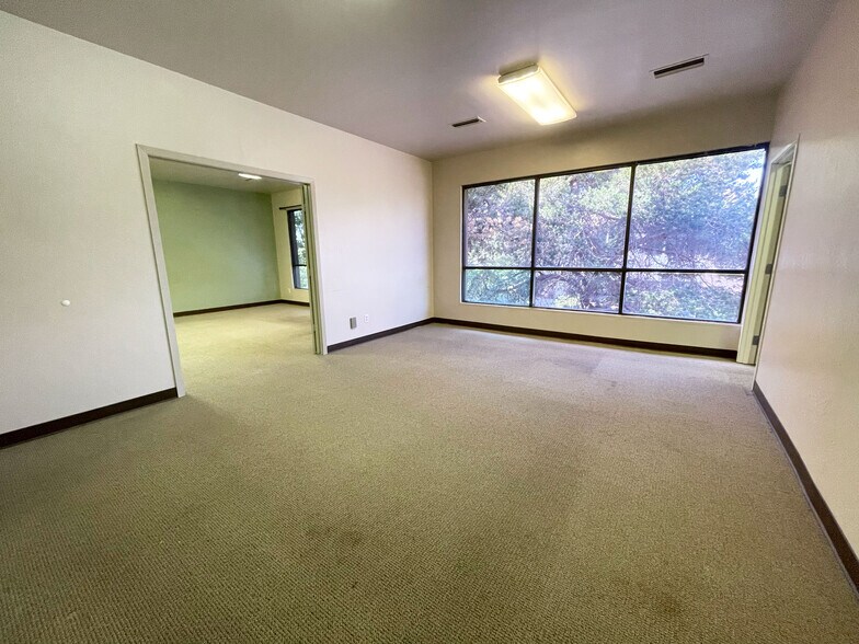 1855 Sullivan Ln, Sparks, NV à louer - Photo intérieure – Image 2 sur 15