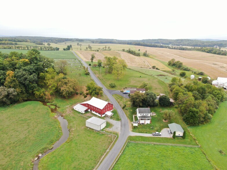 4407 Burket Rd, Tyrone, PA à vendre - Photo principale – Image 2 sur 43