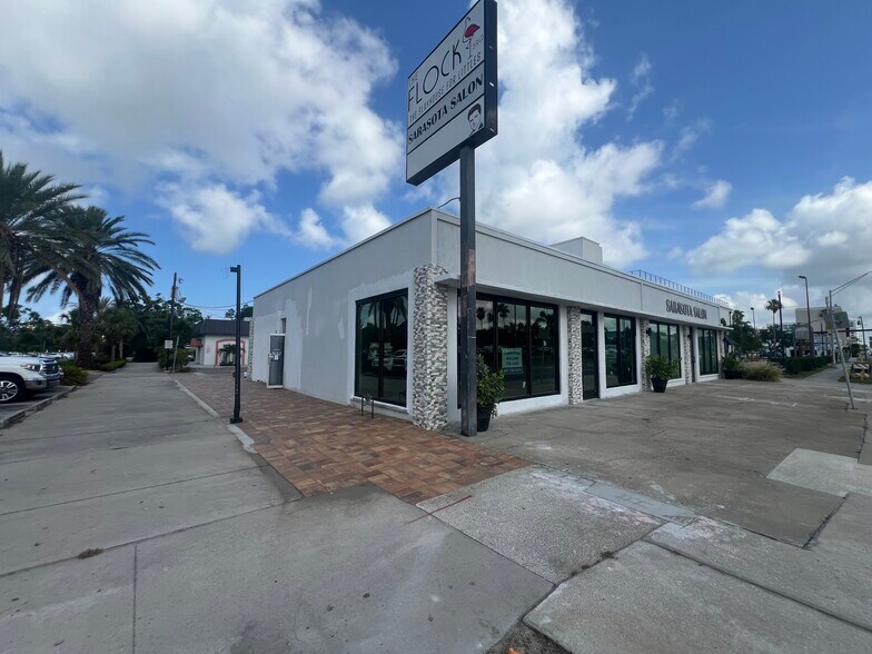 660 S Washington Blvd, Sarasota, FL à louer - Photo de l’immeuble – Image 3 sur 10