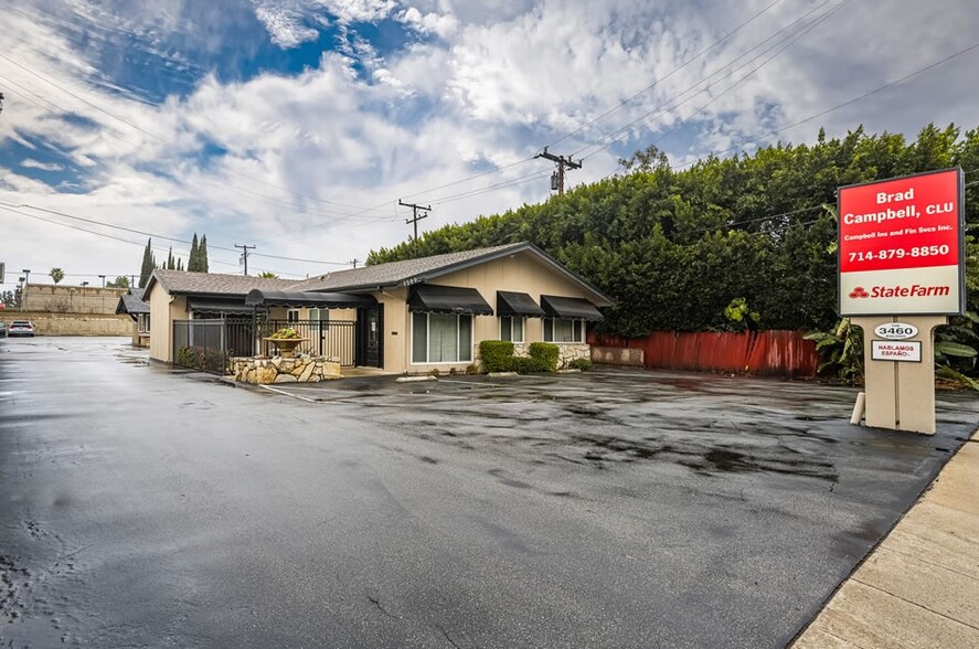 1580 S Harbor Blvd, La Habra, CA à vendre - Photo de l’immeuble – Image 1 sur 10