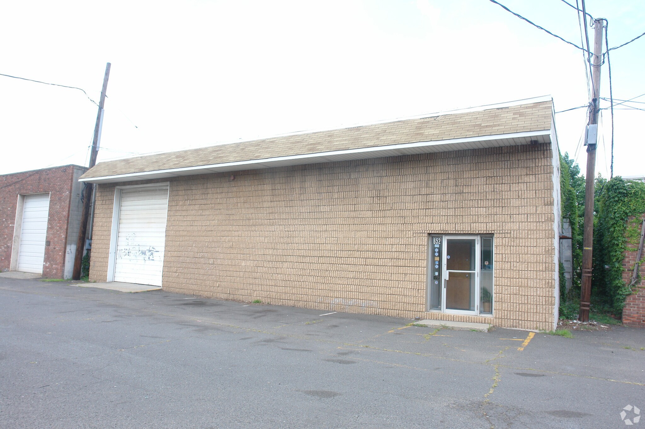 652 W 1st Ave, Roselle, NJ à vendre Photo principale– Image 1 sur 3