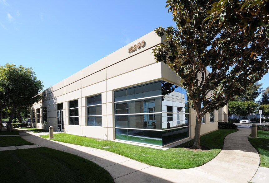 16263 Laguna Canyon Rd, Irvine, CA à louer - Photo de l’immeuble – Image 1 sur 4