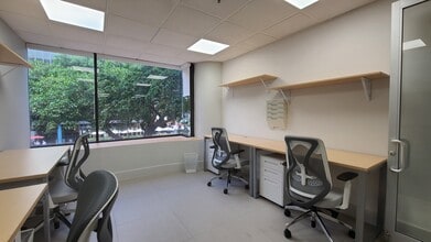 2100 Coral Way, Miami, FL à louer Photo intérieure– Image 2 sur 5