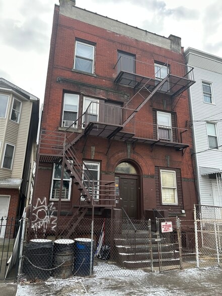 69 Pennsylvania Ave, Newark, NJ à vendre - Photo de l’immeuble – Image 3 sur 3