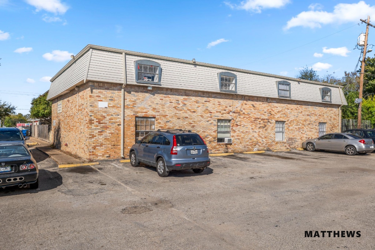1402 E Saint Johns Ave, Austin, TX à vendre Photo principale– Image 1 sur 4