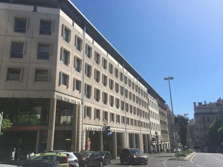 8-10 Rue Sainte Barbe, Marseille à louer - Photo de l’immeuble – Image 2 sur 15
