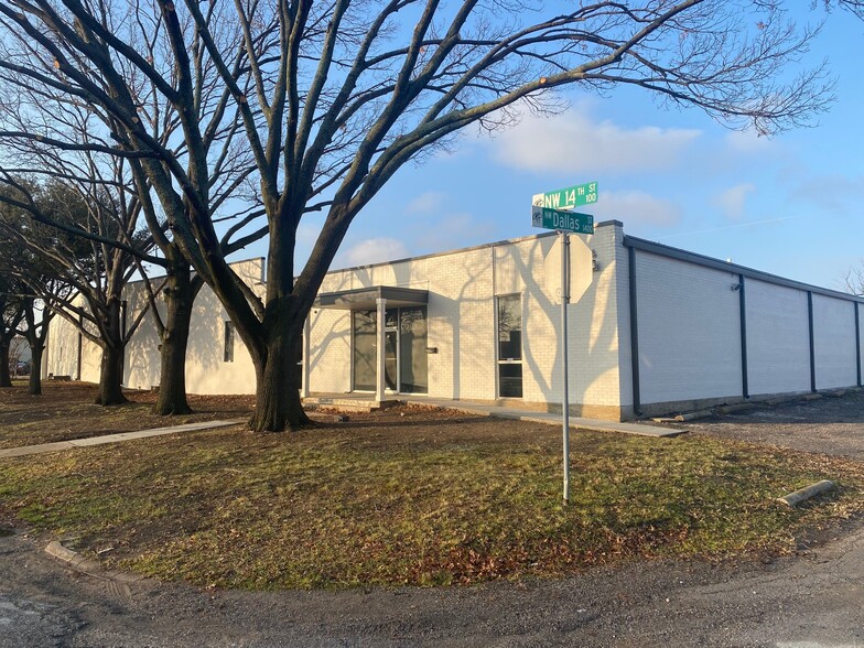 113 NW 14th St, Grand Prairie, TX à louer - Photo de l’immeuble – Image 1 sur 7
