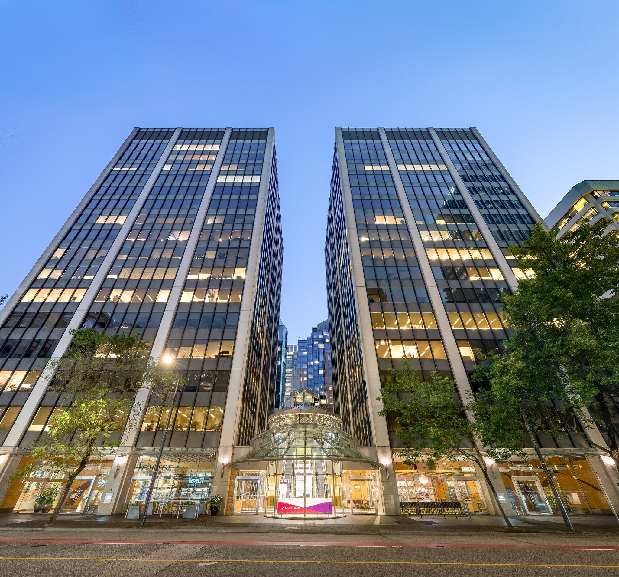 700 W Pender St, Vancouver, BC à louer Photo de l’immeuble– Image 1 sur 10