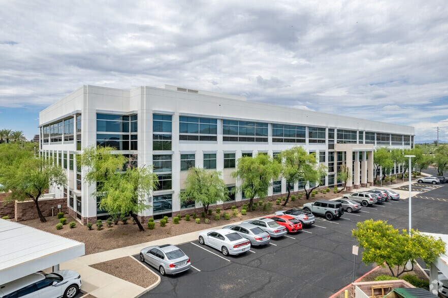 2401 W Peoria Ave, Phoenix, AZ à louer - Photo de l’immeuble – Image 2 sur 5