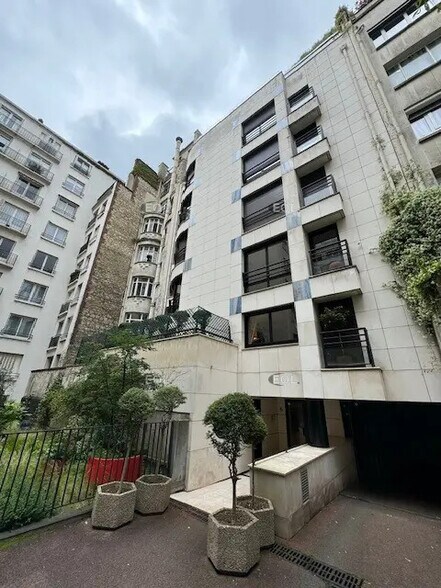 Bureau dans Paris à vendre - Photo de l’immeuble – Image 1 sur 6