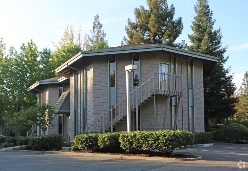 780 San Ramon Valley Blvd, Danville, CA à vendre - Photo principale – Image 1 sur 10